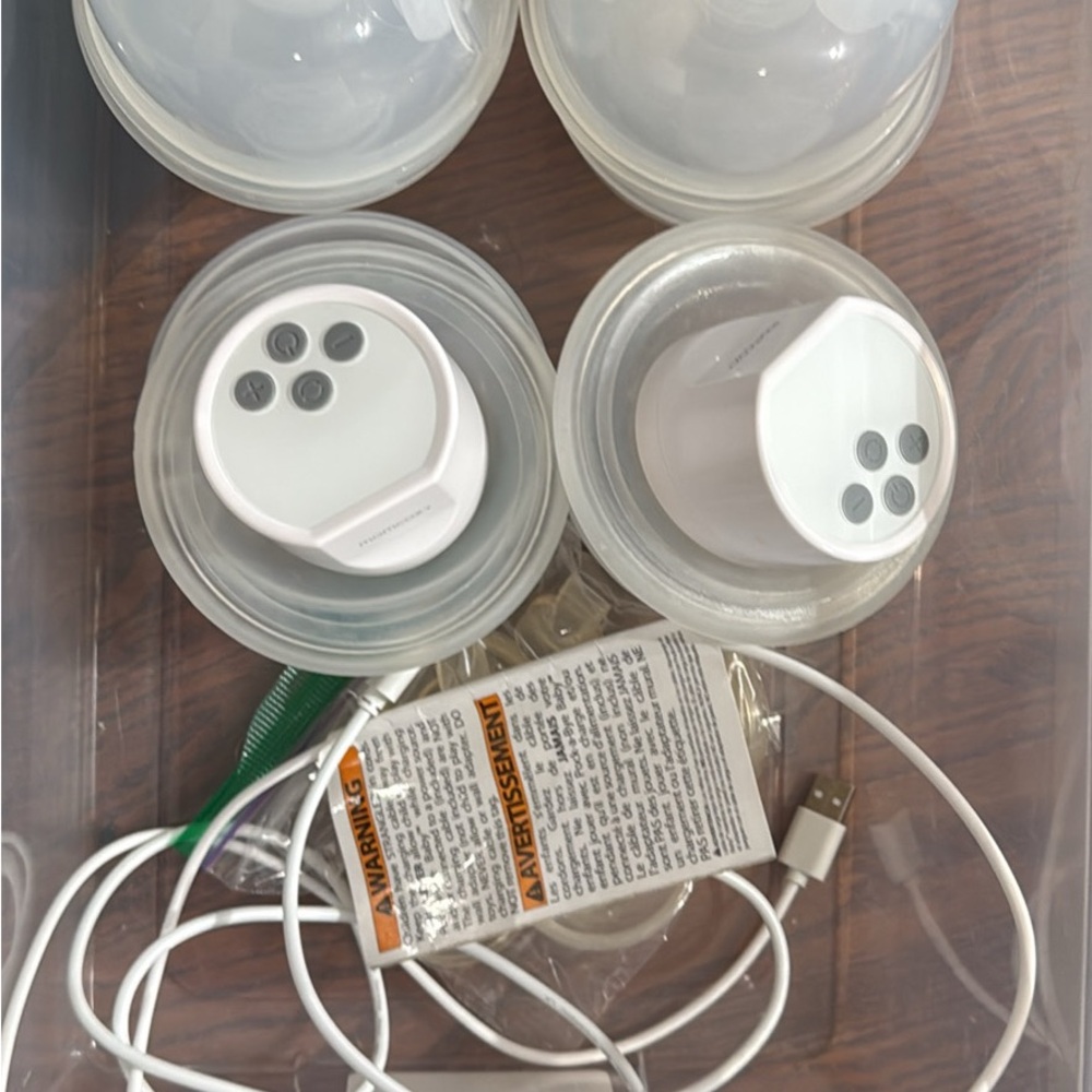 Momcozy S12 with extra parts